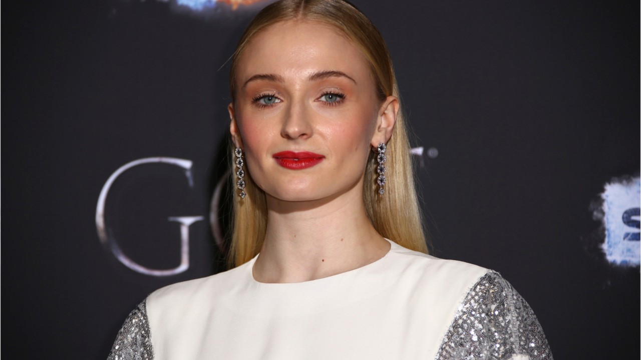 Sophie Turner Blames Emilia Clarke For ‘Game Of Thrones’ Starbucks Cup