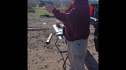 Teen shooting red dot Glock 47