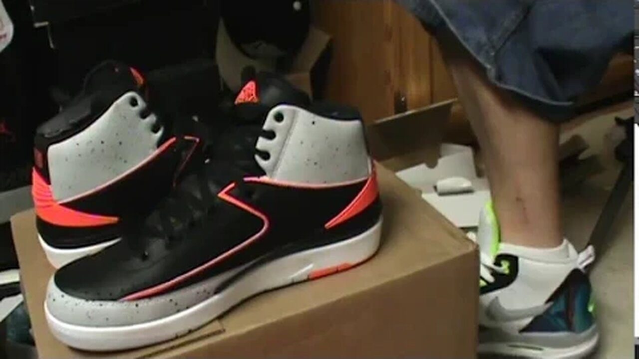 CLASSIC: "AIR JORDAN 2 RETRO INFRARED 23"