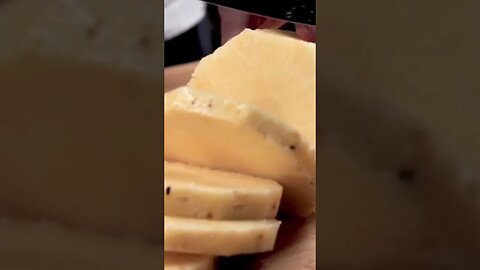 How to Cut Pineapple #youtubeshorts #shorts