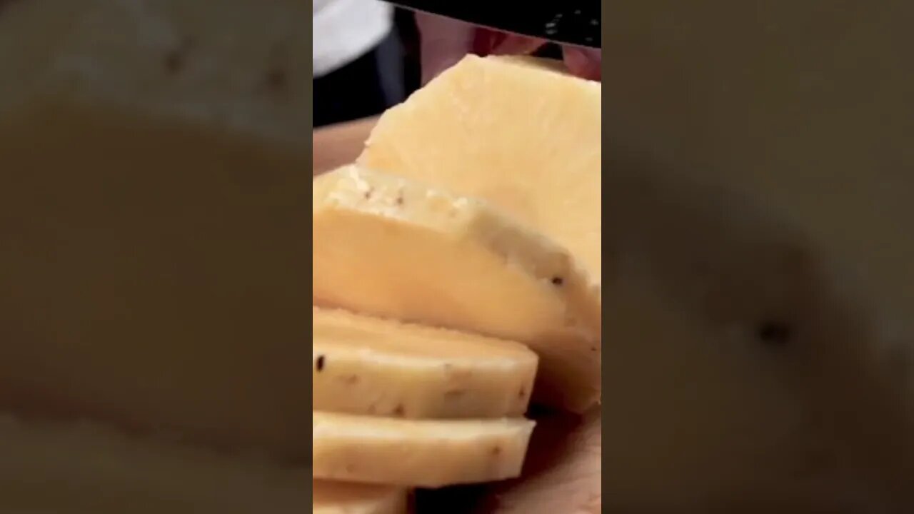 How to Cut Pineapple #youtubeshorts #shorts