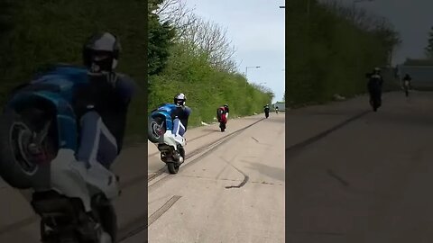 6 MAN WHEELIES ON THE STRIP