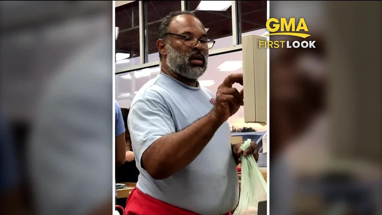 The Internet comes to the support of Geoffrey Owens