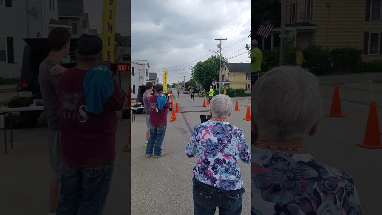 cheering runners #cheer #fyp #fypシ #viralvideo #viral #viralshort #runner #support #happy #help #fun