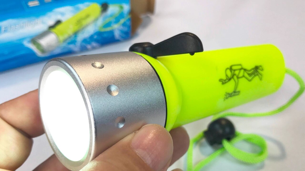 Waterproof Dive XPE Flashlight Review