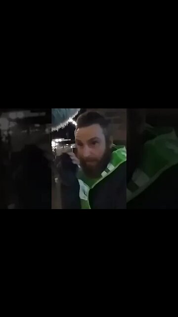 VPGLOPES reacts to a drunk on the street