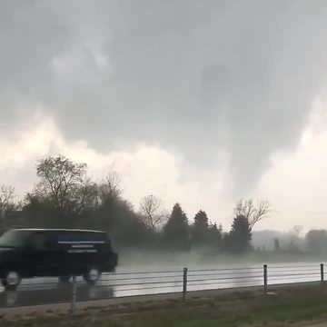 Tornado spotted in Germantown, Wisconsin