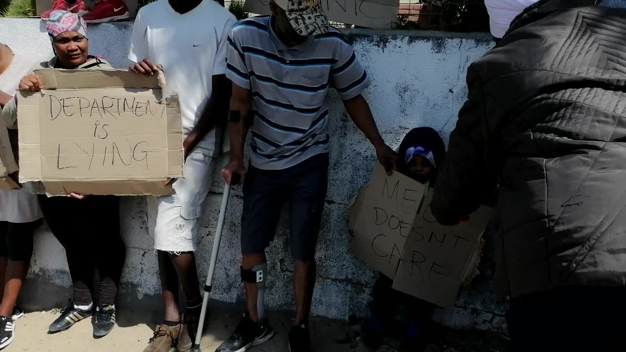 SOUTH AFRICA - Cape Town - Hangberg Clinic Picket (Video) (VKF)