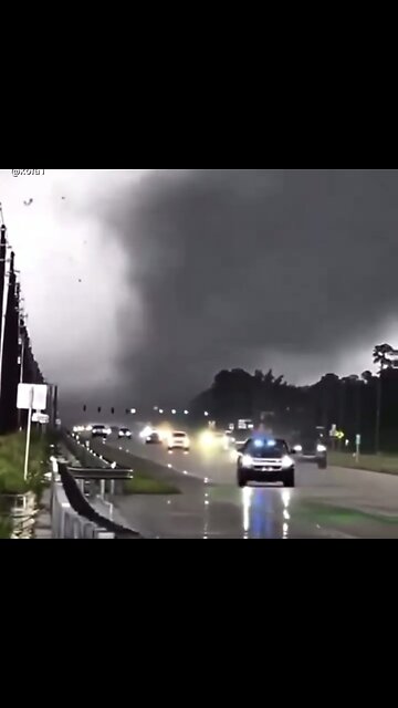 WEAPONIZED TWIN TORNADOES🌪️🏚️🌪️⛈️🚙📸WEAPONIZED HURRICANE HITS FLORIDA💦🌊🏘️💫
