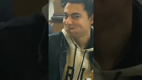 أتيكيت أكل الأفراح 😀 .