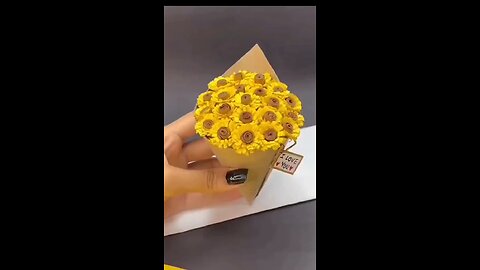 Make paper sunflower🌻🌻 #sunflower #bouquet #flowers #😍😍😍 #creativity #crafts #handmade #craft