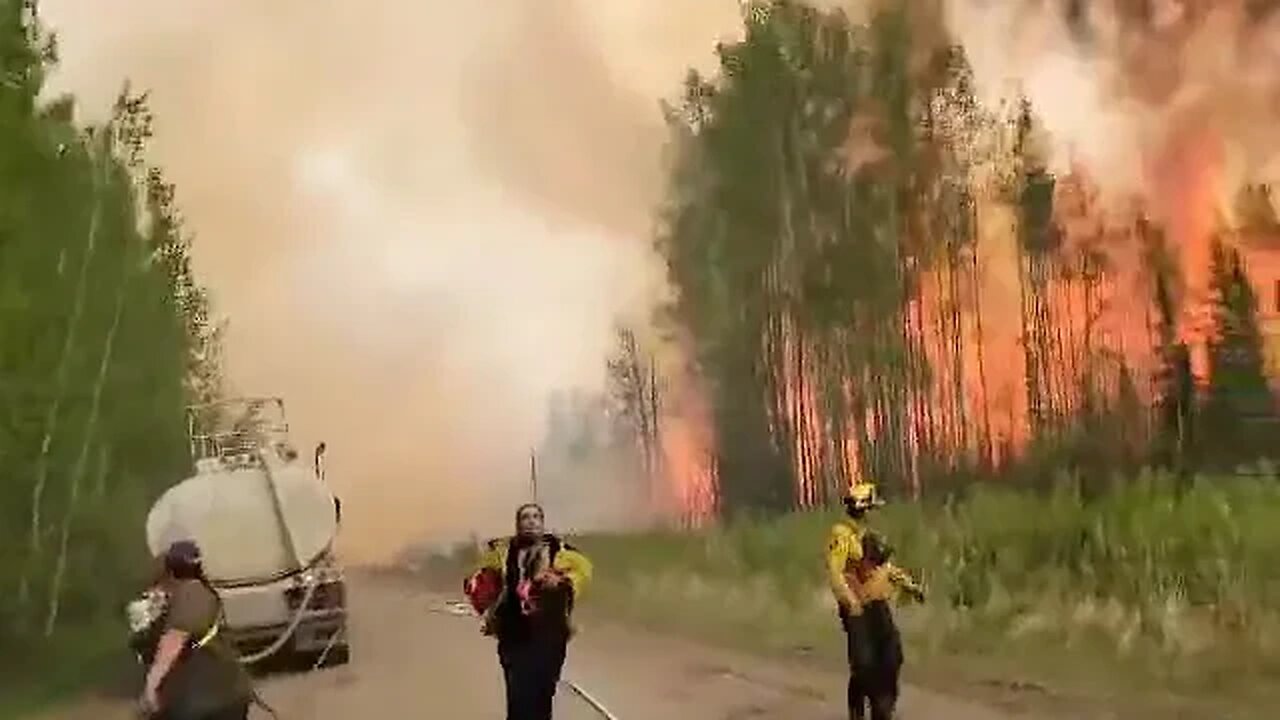 Raw video from Alberta, Canada 👀