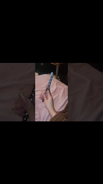 HOW TO DO BUTTERFLY KNIFE FOR BEGINNERS #SHORTS