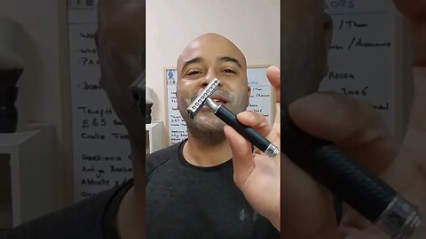 ASMR LOVELY SINGING OF Mühle R41💈🪒🔊#asmr #shavingproducts #safetyrazor #singing #satisfying #shaving