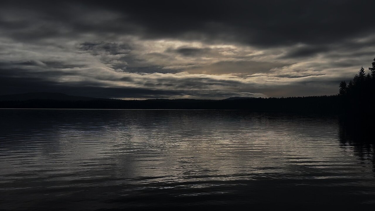 A Surreal Hauntingly Beautiful Effect @ Timothy Lake! | 4K Hiking Mount Hood National Forest Oregon