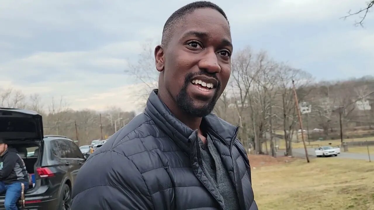 FAKE News Fox doesn't answer questions after being trespassed from property ,. His Eyes