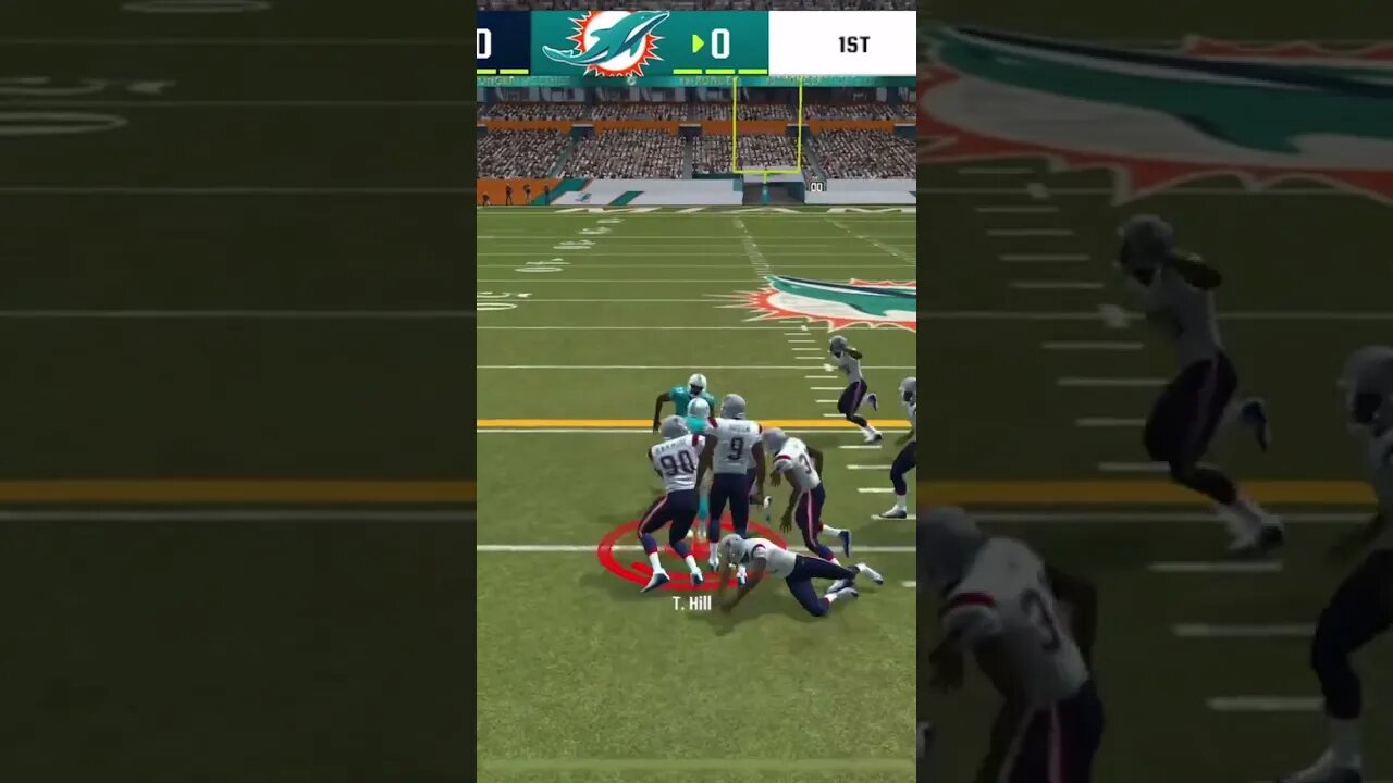 Dolphins WR Tyreek Hill Pass Reception Gameplay - Madden NFL 23 Mobile Football