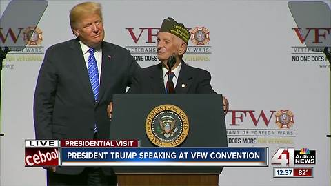 WWII veteran invited on stage, gets invited to visit Oval Office