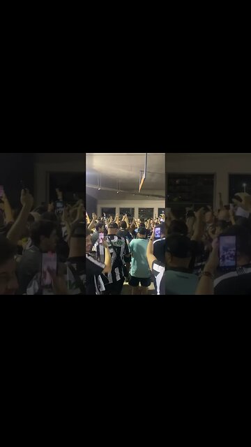 TORCIDA NO PRE JOGO. SE EMOCIONE! 🖤🤍🖤 #botafogo #brasileirão #segueolíder #sudamericana #reebok
