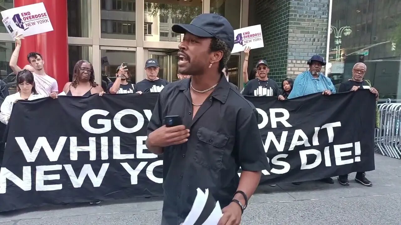 Rally mourning @GovKathyHochul Inaction on the Overdose Crisis Infront of Hochul NYC office 7/11/23