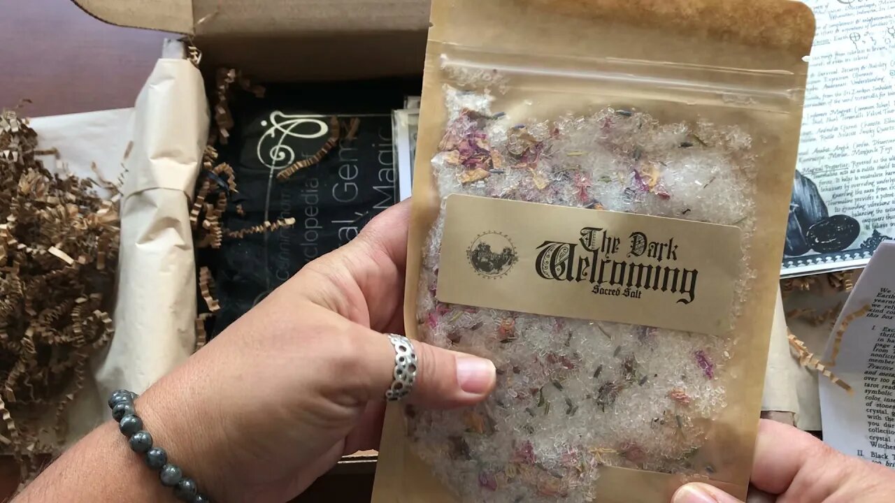 Unboxing July 2021 Witches Moon box.