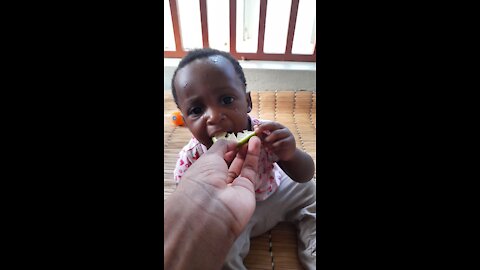 Dei limão para a minha sobrinha Bebê Fofa, Olhem a sua reação #parte 2