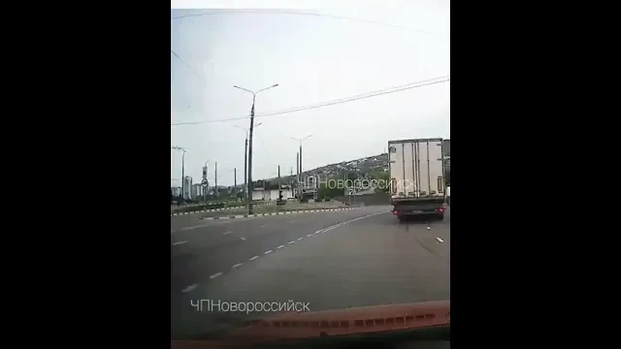 HE TOOK THAT🚛TURN👀TO FAST😎🍺