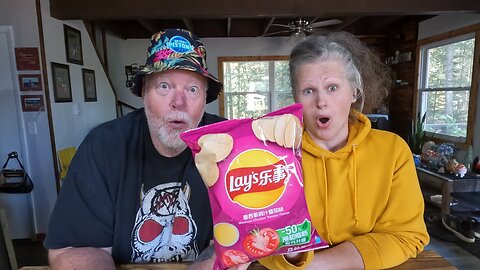 We Discovered And Reviewed The Lay's Mexican Chicken Tomato Flavor, An Imported Delight From China!