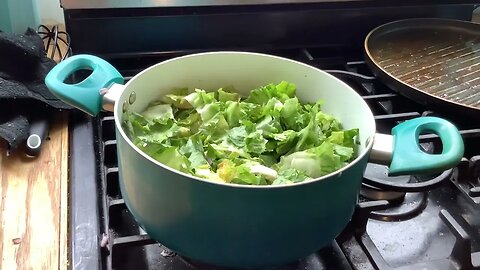 Video 2 : Escarole Soup With Goya White Beans And Crispy Bacon