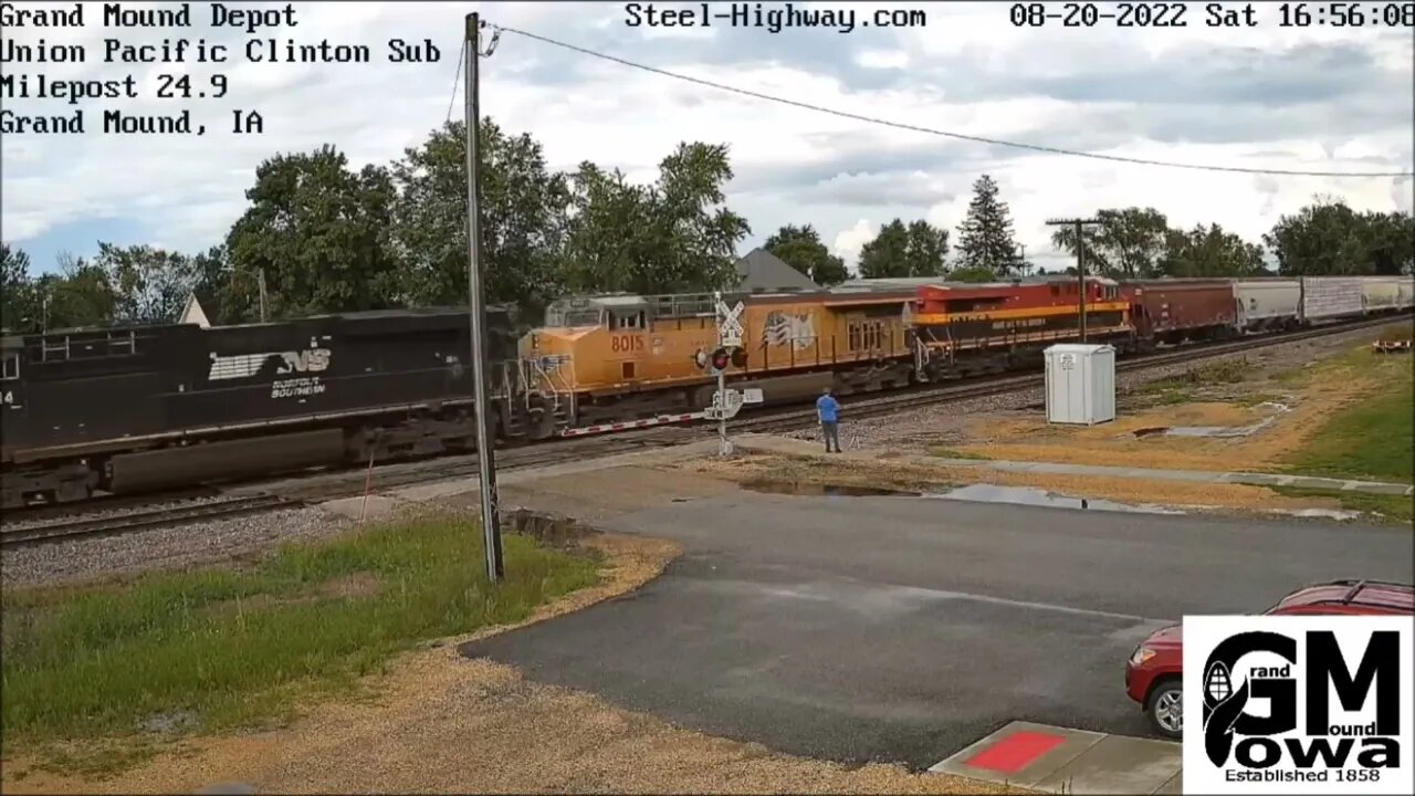 WB Manifest with NS and KCS Power at Grand Mound, IA on August 21, 2022 #steelhighway