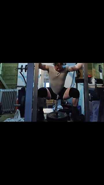 Quick n' Easy 3x10 120 Kgs Belt Squats. Last Set