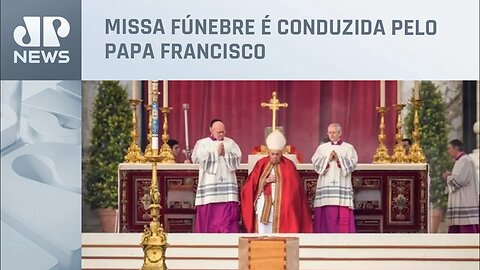 130 mil pessoas acompanharam o funeral de Bento XVI no Vaticano; professor Carlo Cauti analisa