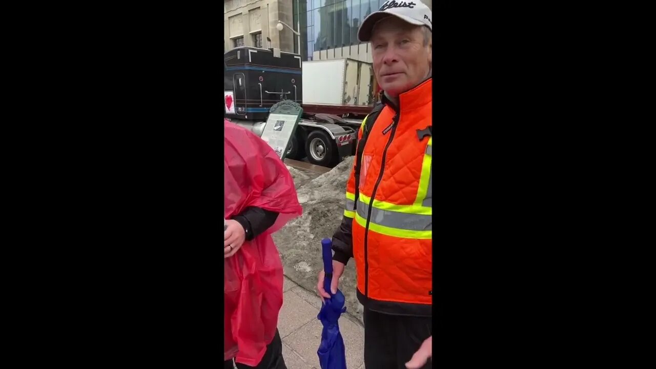 🇨🇦OTTAWA CITIZENS ARE DOING THE JERICHO WALK AROUND PARLIAMENT 🇨🇦