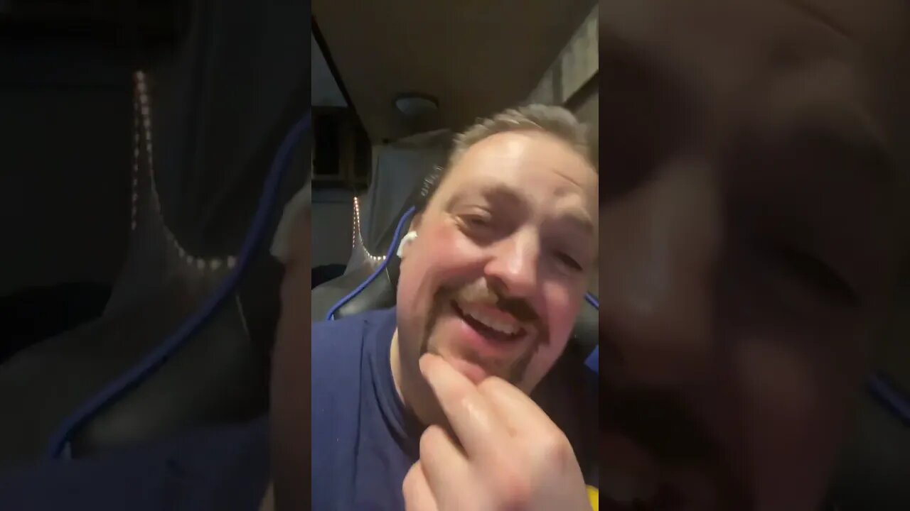 Trump Hates The Guy Who Installed Mic 🤣