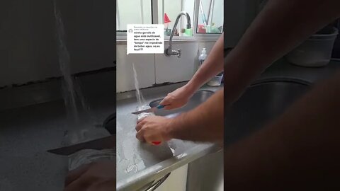 DICA PRA QUEM NÃO CONSEGUE ABRIR GARRAFA #shorts