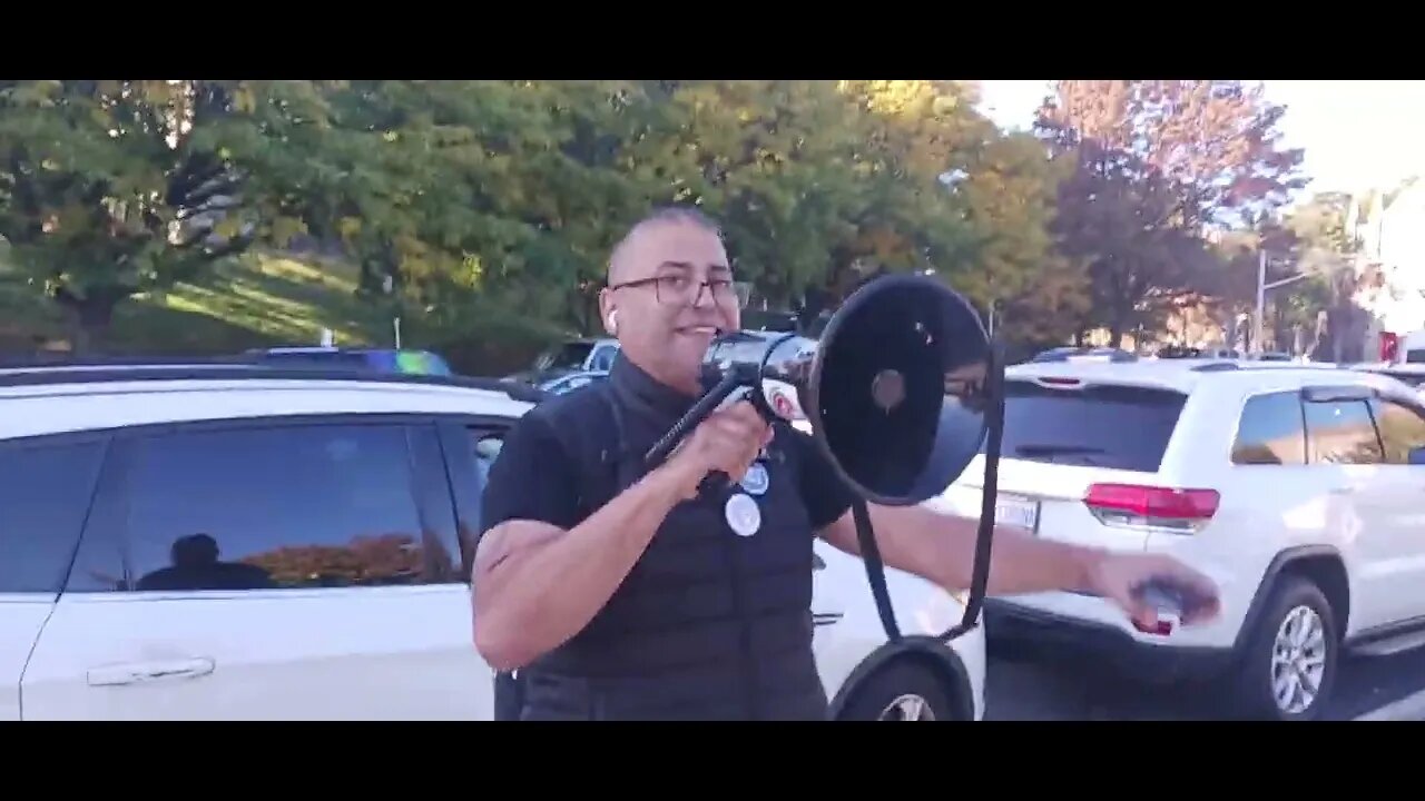 Lee Zeldin Associated Heckler at The Hispanic Heritage Month Walk the Bridge for Peace 10/16/2022