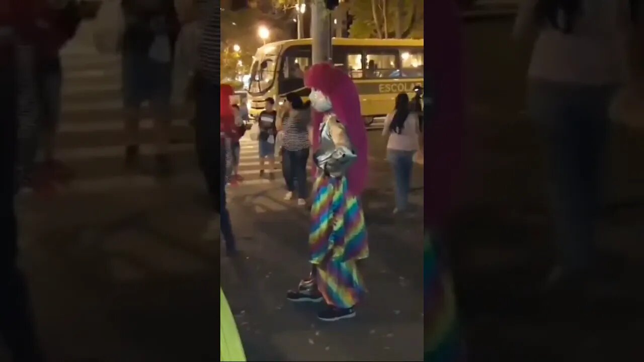 DANÇANDO FOFÃO, O MÁSKARA, BEN10, PALHAÇO E PATATI NA CARRETA DA ALEGRIA, LIKE 8