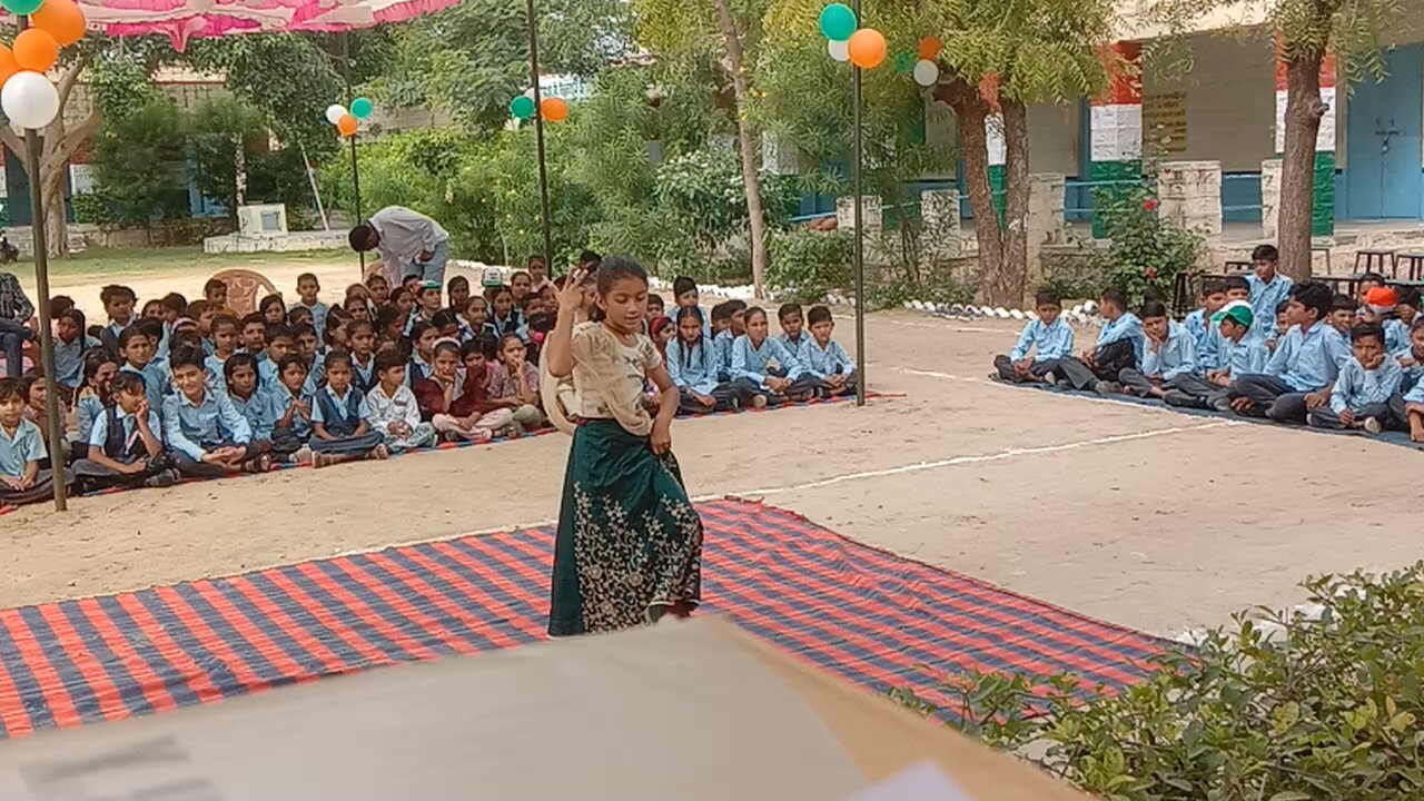 uttarakhand ke Raja song dance cute girl