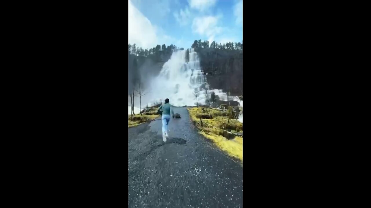 One of the seven wonders of the world is this waterfall