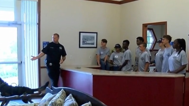 Teens build relationship with Boynton Beach police during camp