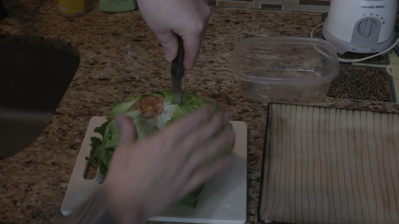 How to cut up a head of lettuce