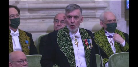 François Sureau a repris la voix de Max Gallo qui criait dans le désert français : "Liberté !"