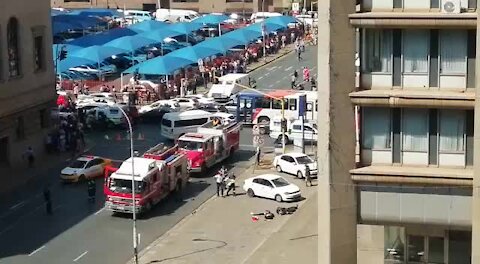 Firefighter falls from burning government building in Joburg CBD (ncX)