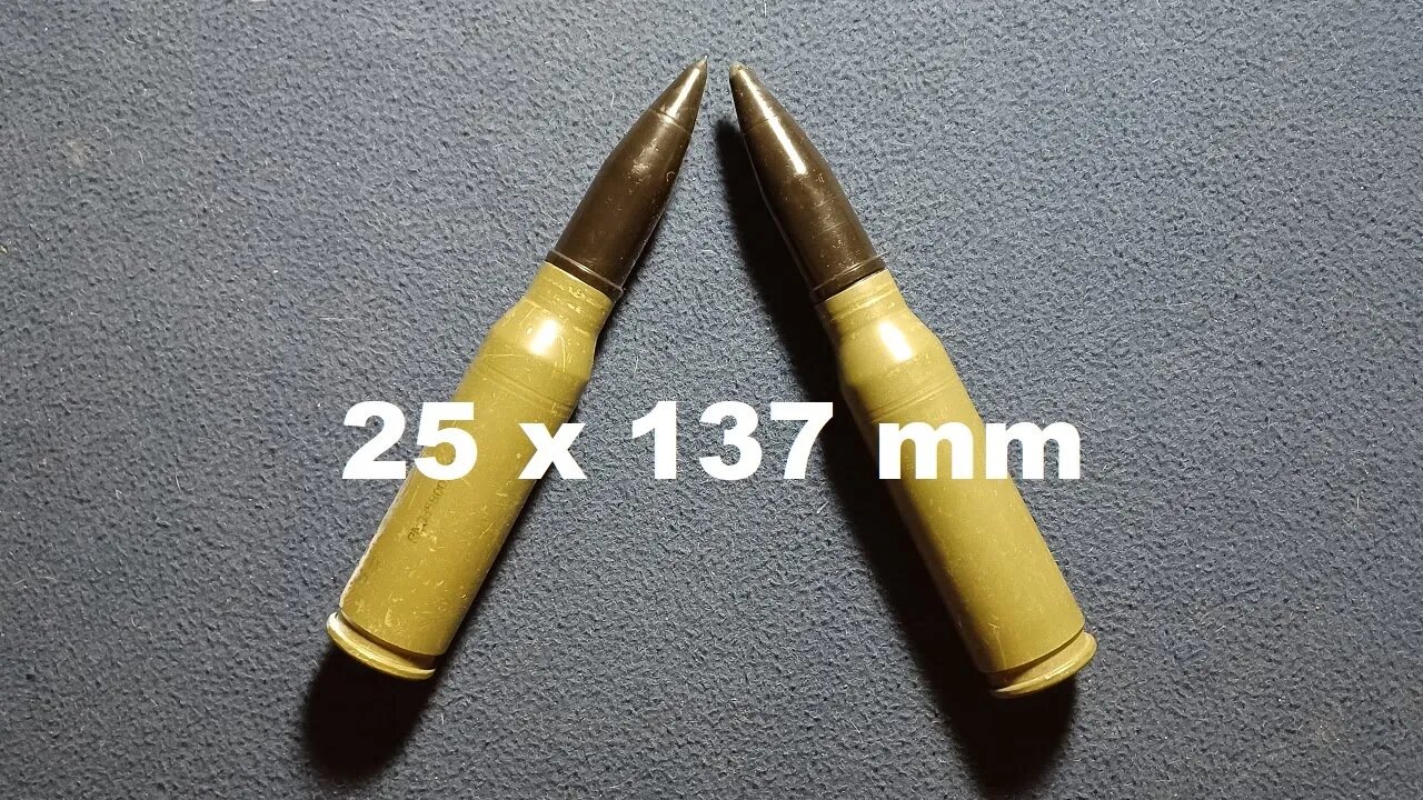 SHOW AND TELL 104: 25 x 137 mm Display Rounds, used. Inert display paperweights. 25mm