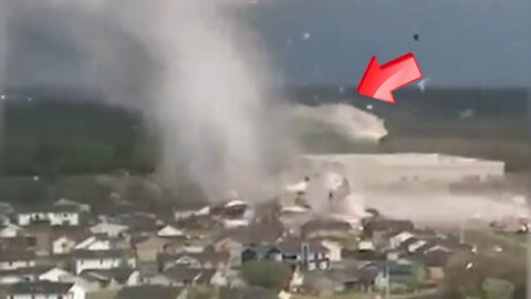 Dangerous! Giant tornadoes destroy houses one after another [Mystery]