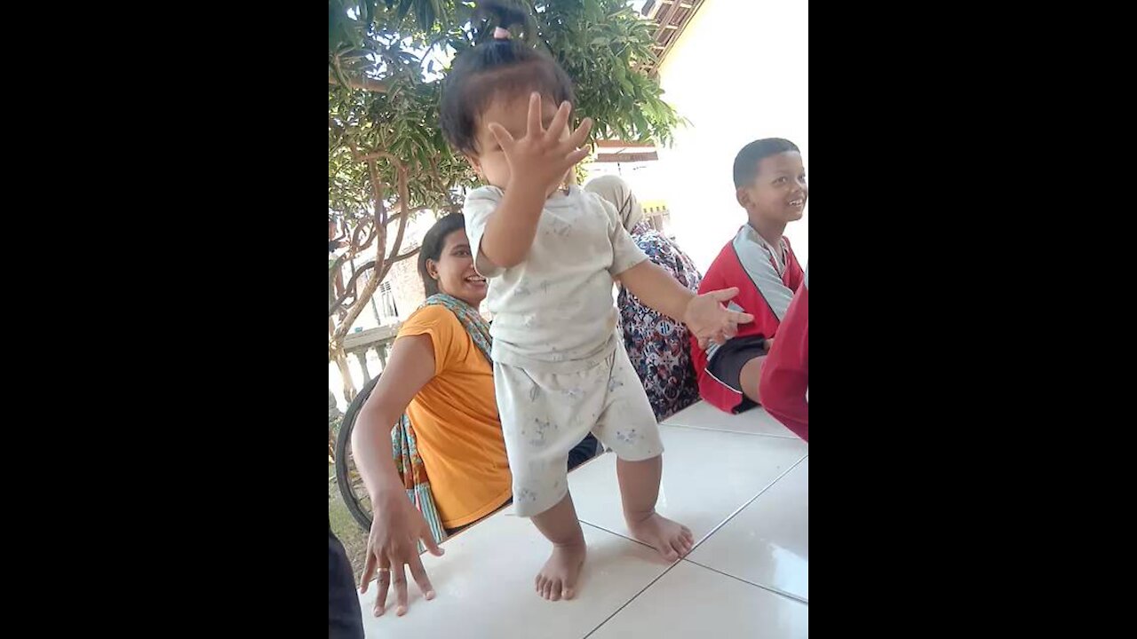 Baby dance