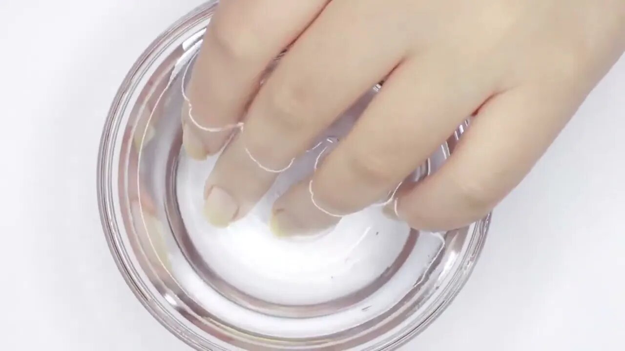 10 ACTUALLY Helpful Tips for People That Are Horrible At Painting Nails