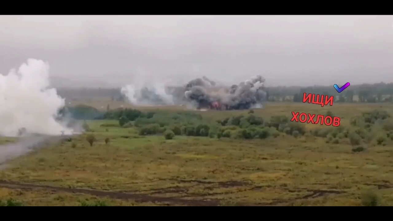 Russian TOS-1A fires thermobaric rockets at nearby Ukrainian position