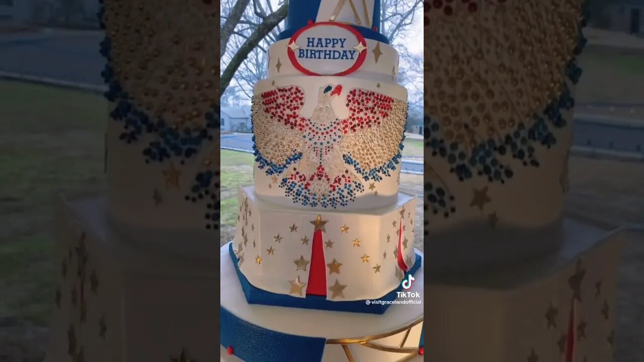 The cake at Graceland for Elvis birthday