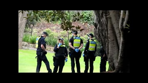 Victoria Police Not Wearing Masks & Touching Face with Gloves - Treasury Gardens 30/9/21